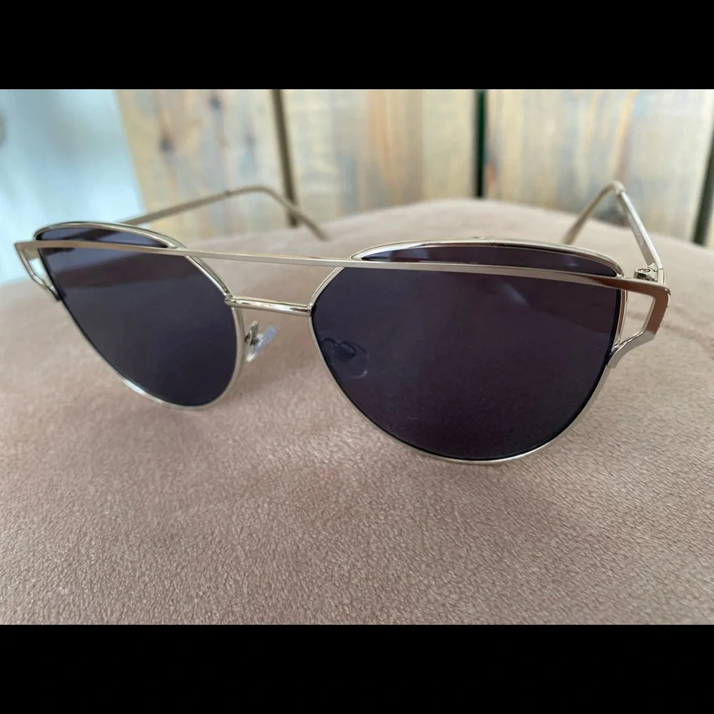 FASHIONISTA SHADES - Picture 3 of 3